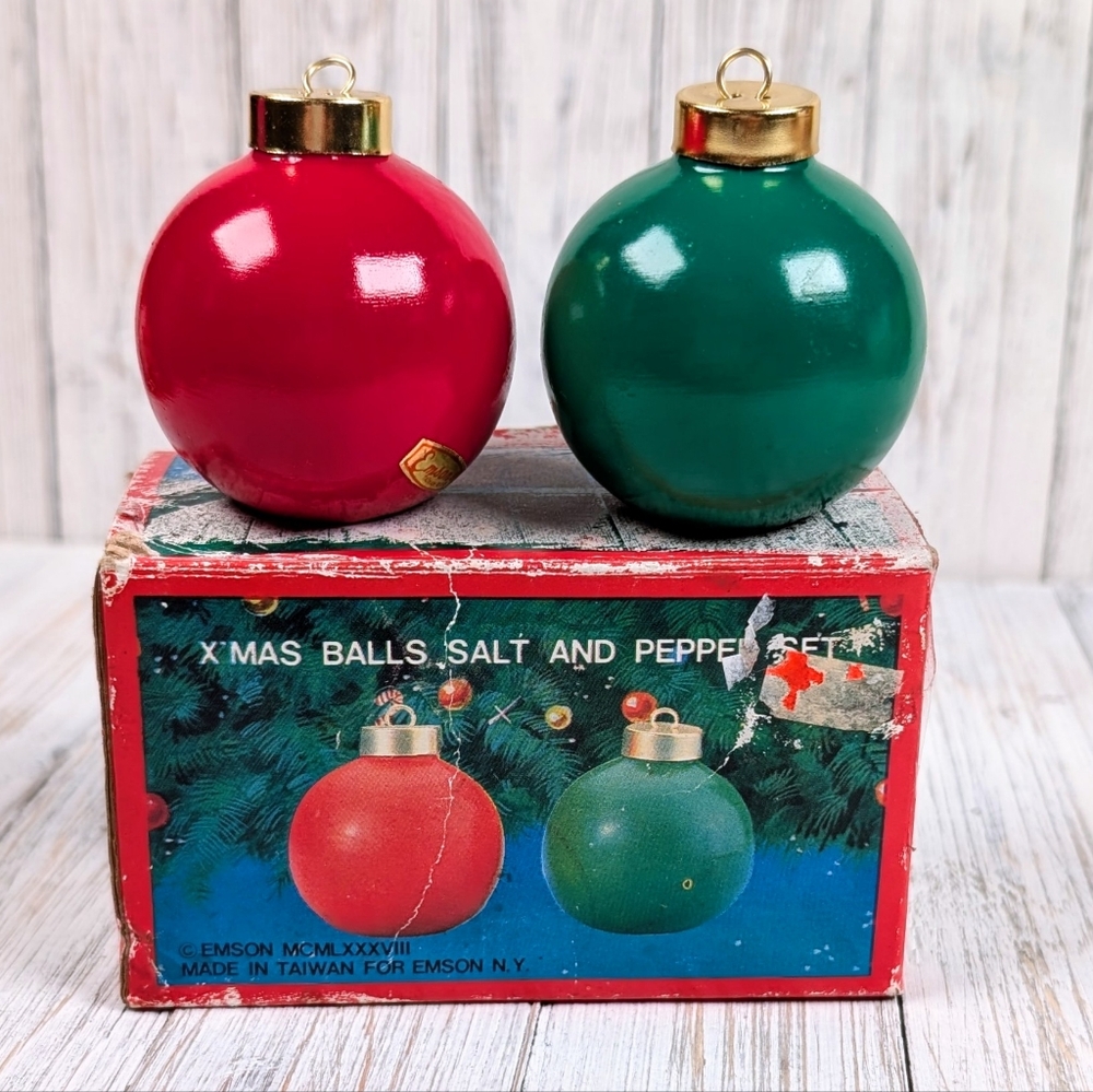 Vintage Emson Christmas Holiday Balls Salt & Pepper Shakers Decor 2" 1988
